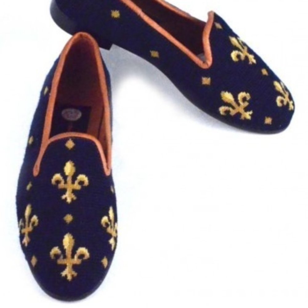 Elegant Navy and Gold Fleur-de-Lis Loafers - Picture 4 of 14